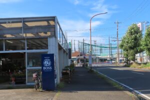 ⑩花屋さんの先に谷戸(やと)交差点があります
